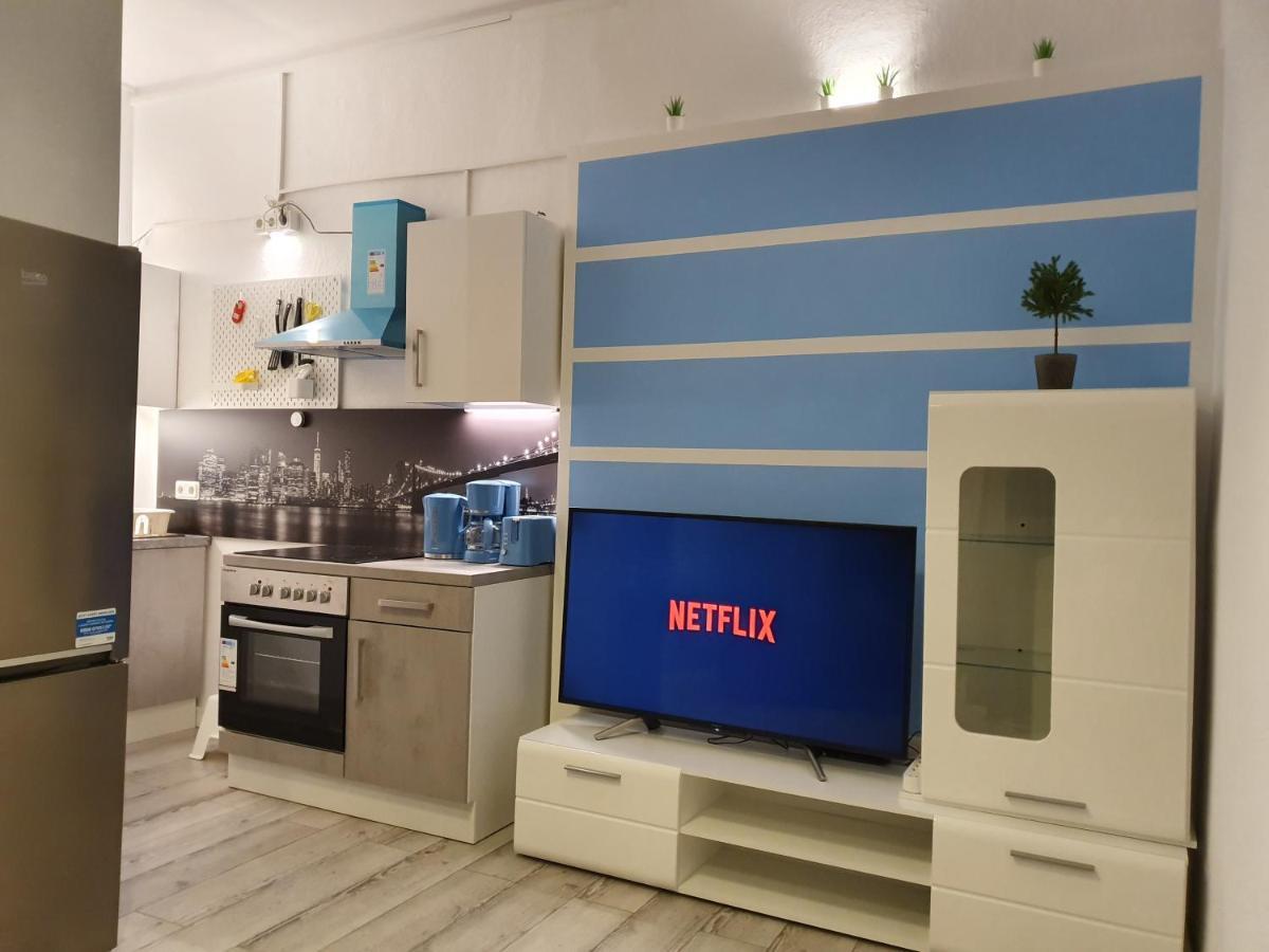 Central Lichtenberger Apartment For 6 People Βερολίνο Εξωτερικό φωτογραφία